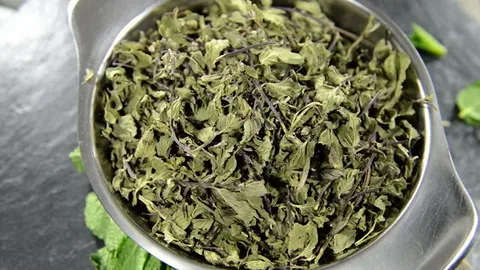 تصویر 3 از نعنا خشک خوش‌ عطر تهیه‌ شده از برگ‌ های تازه با عطر طبیعی